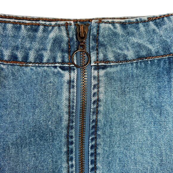 Alter'd State Women's Front Zipper Closure Medium Wash Jean Mini Skirt Size XS - Picture 4 of 6